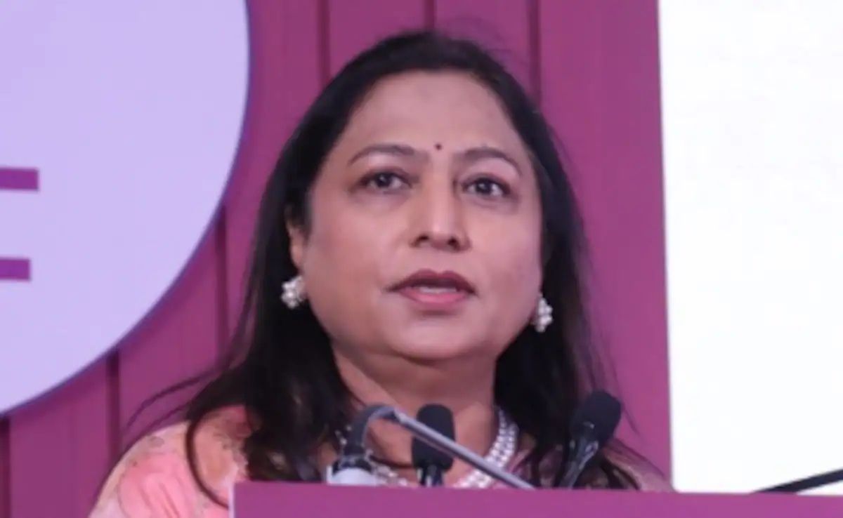 How will Adani Foundation empower 10 lakh women through Swabhimaan initiative?