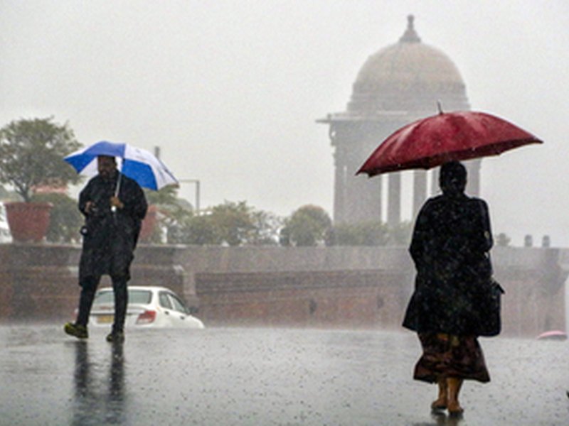 IMD Spells Rain Check, Delhi: Gusty Winds and Thunderstorms Rolling In
