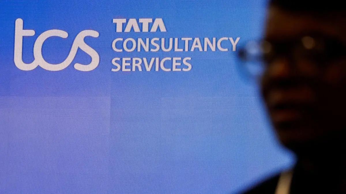 India's IT Stocks Plunge 6% on Renewed AI Disruption Concerns; TCS Leads Losses