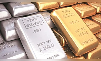 Gold & Silver ETFs Plunge: Investors Face Sharp Losses Amid Precious Metals Crash