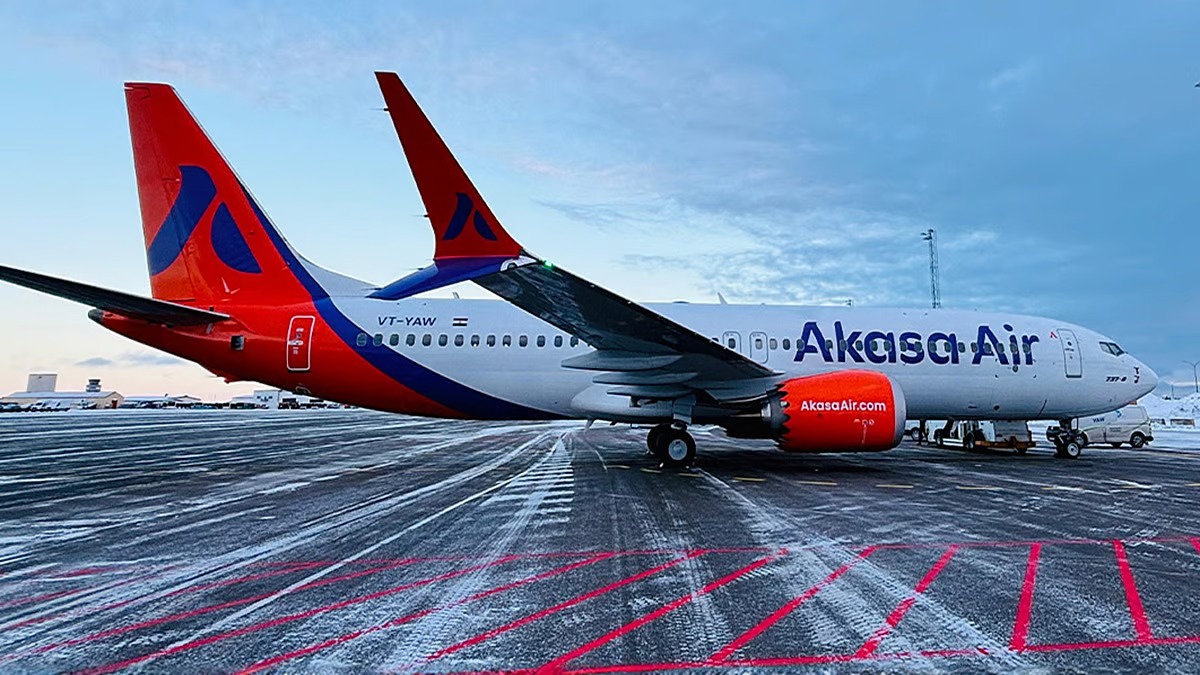 Airspace Alert: Akasa Air Cancels All Srinagar Flights Amid Regional Tensions and Airport Shutdown