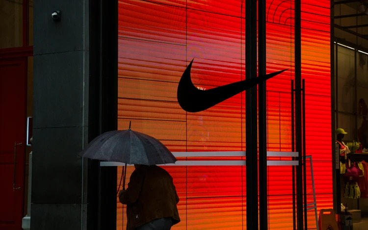 Nike Slips Behind The Pack: Stock Underperforms Market Amid Earnings Pressure And Sector Headwinds