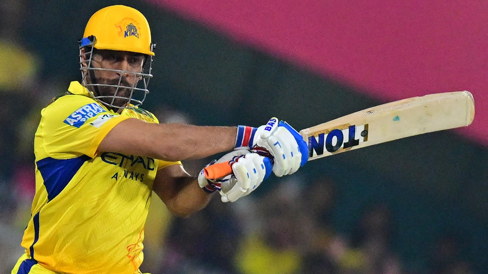 Captain Cool Explains His Silence: Dhoni Says Commentary Is Tough Without Mastery of Numbers