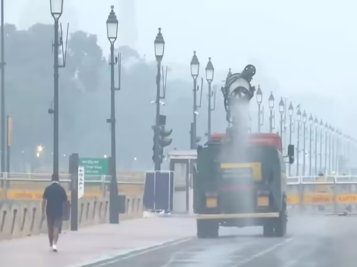 Smog Siege: Delhi’s AQI Crosses 400, City Chokes Under Toxic Haze
