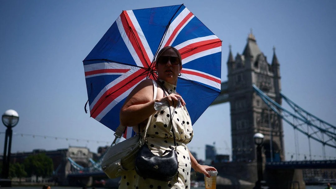 Record-Breaking Heatwave Grips Britain and Switzerland