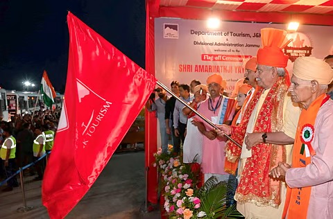 Amarnath Yatra Begins in Jammu as L-G Flags Off First Pilgrim Batch