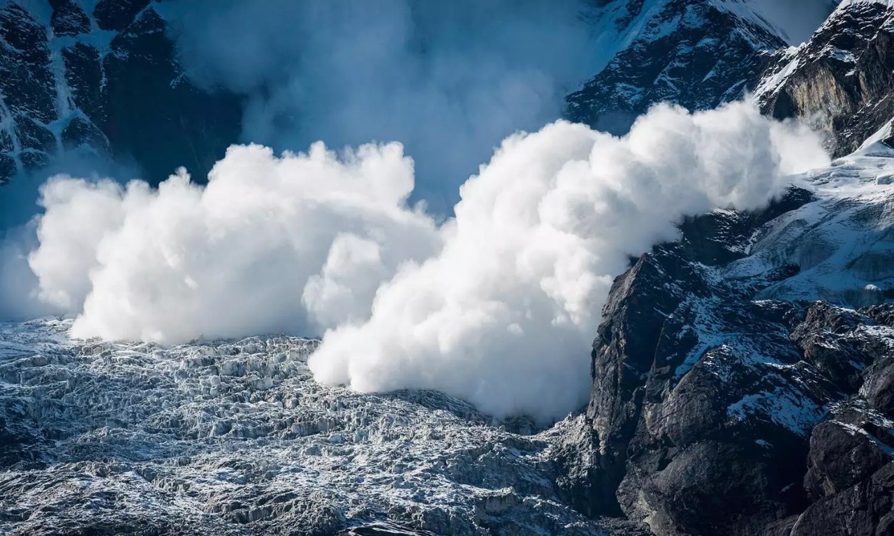 Avalanche Alert in Himachal Pradesh: Four Districts on High Alert