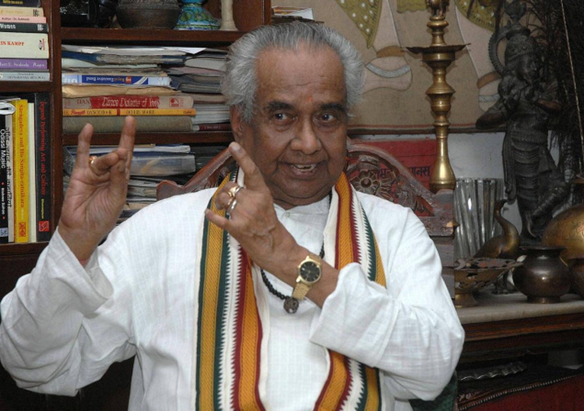 The Light of Odissi is Severed: Legendary Guru Mayadhar Raut Dies at 92
