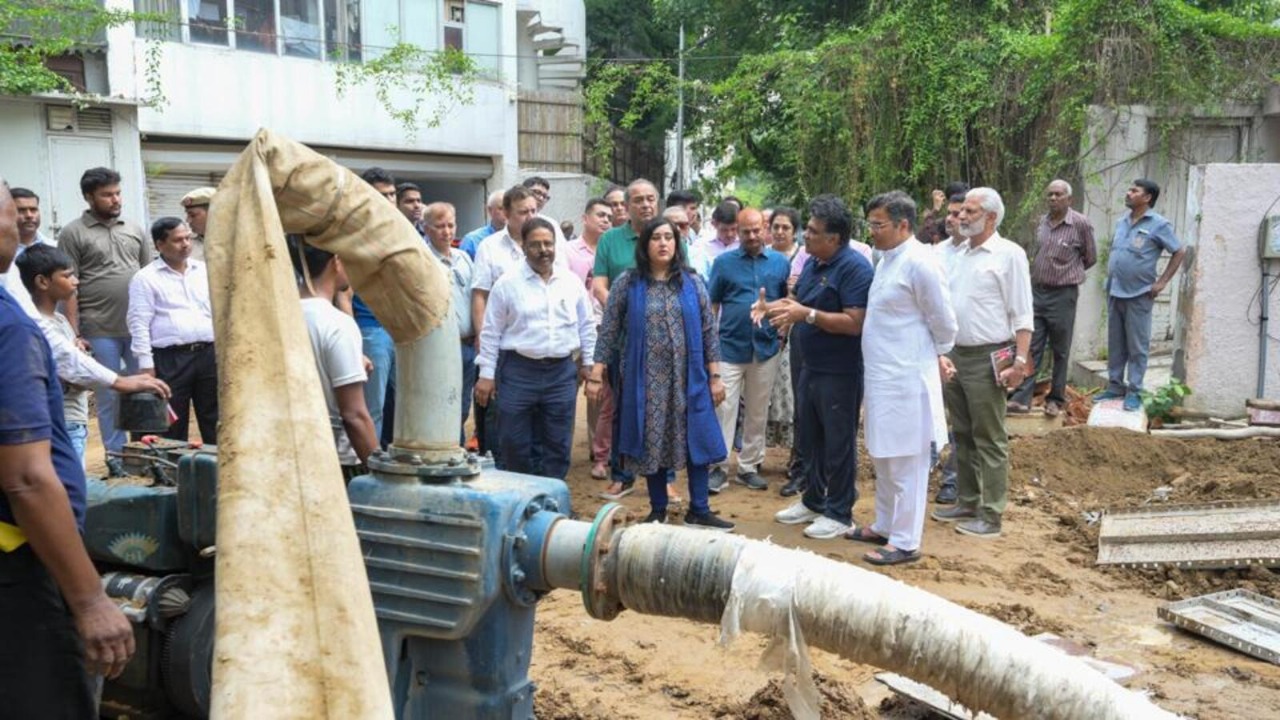 Delhi’s 21-Day Clean-Up Blitz: PWD Vows to Banish Waterlogging and Filth