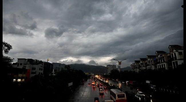 Mumbai's Weather Puzzle: Unraveling the Mystery of Clear Skies
