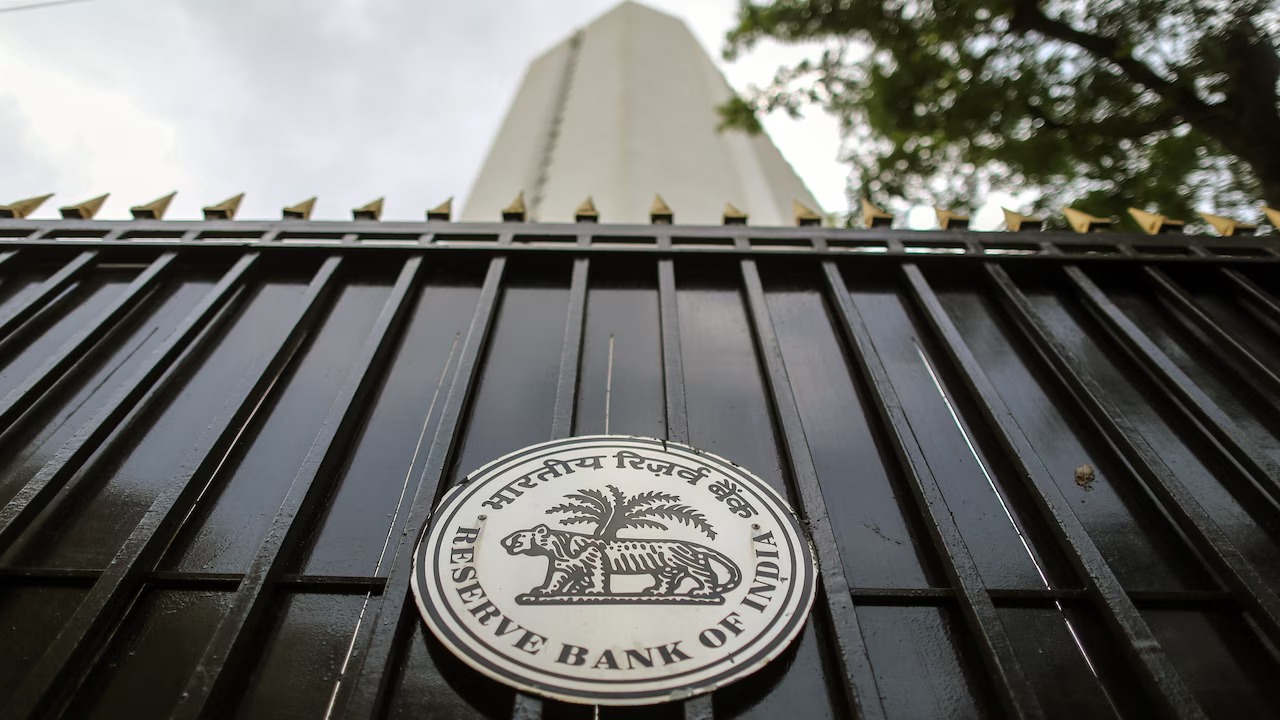 India’s Central Bank Intervenes At 88.80 To Support Rupee Amid Stable Opening At 88.7750
