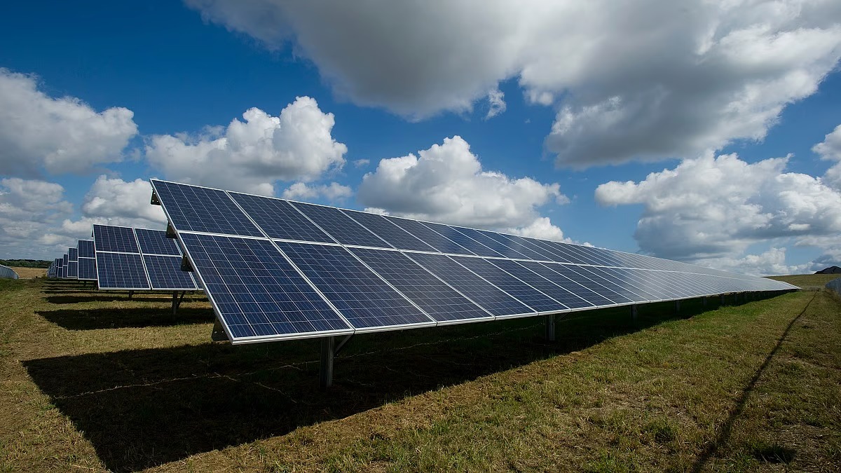 India Makes Energy Storage Mandatory in Solar Projects to Improve Grid Reliability
