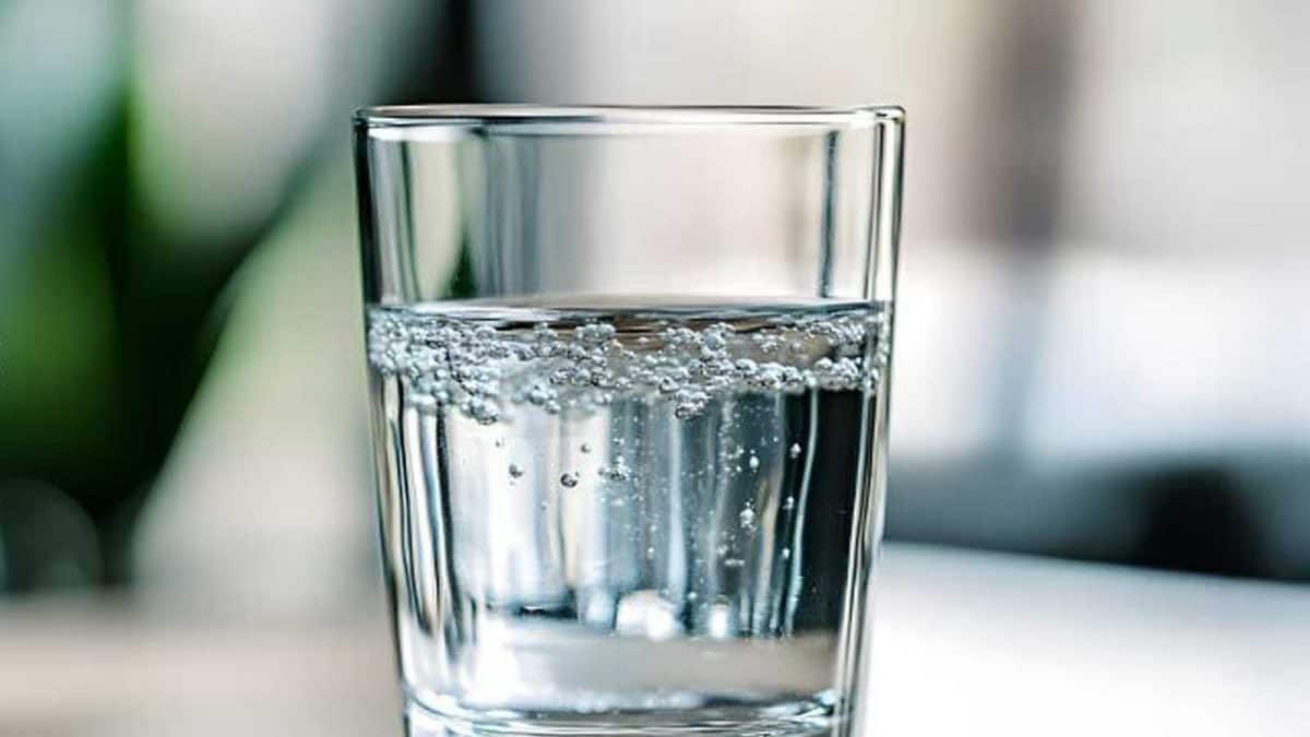 Alkaline or All a Lie? The Viral Water Trend Under the Microscope