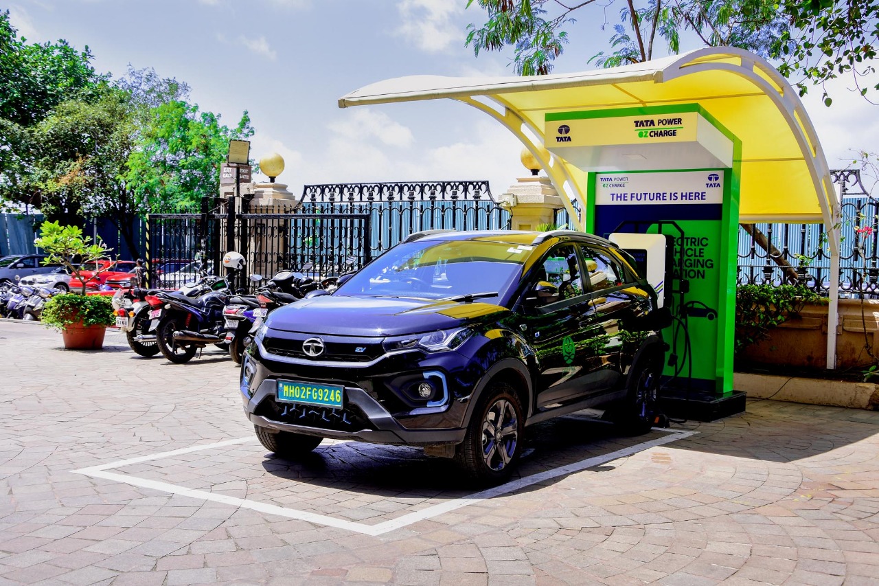 Tata Motors Supercharges India’s EV Revolution: 500 ‘Mega’ Chargers & 10,000+ Points via 4 Key Partnerships