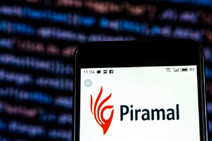 Piramal Exits Shriram Insurance: Strategic Shift to Core Lending