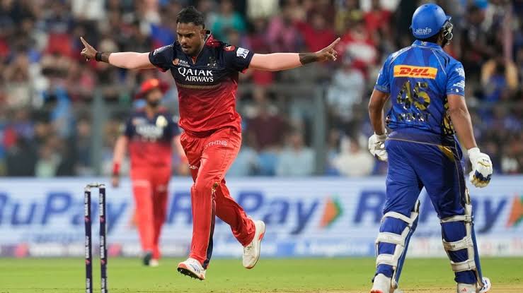 RCB Post Mammoth 221, Mumbai Indians Struggle in Chase at 59/2 After 7 Overs