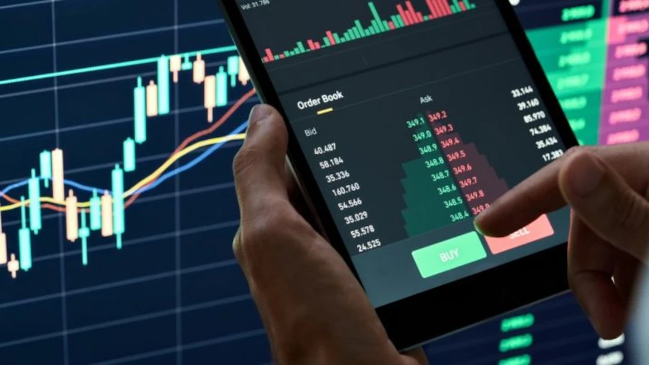 Market Mood Set for Rollercoaster Ride: Q2 Earnings and Fed in Spotlight
