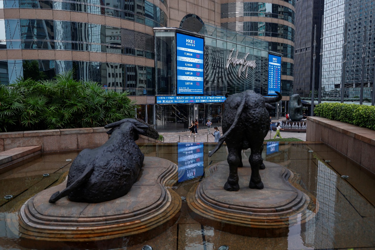 Chinese Tech Stocks Soar to Five-Year High on AI Boom and Earnings Surprises