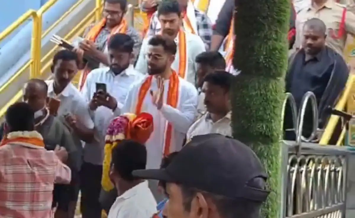 Kohli & Sundar Seek Blessings at Simhachalam Temple After Series Win
