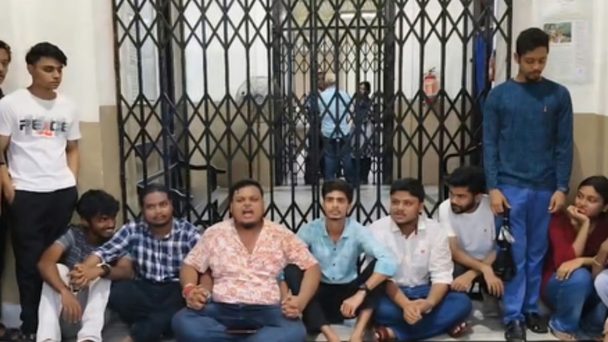 Calcutta University Faces Political Heat Over Exam Date Clash With TMCP Foundation Day