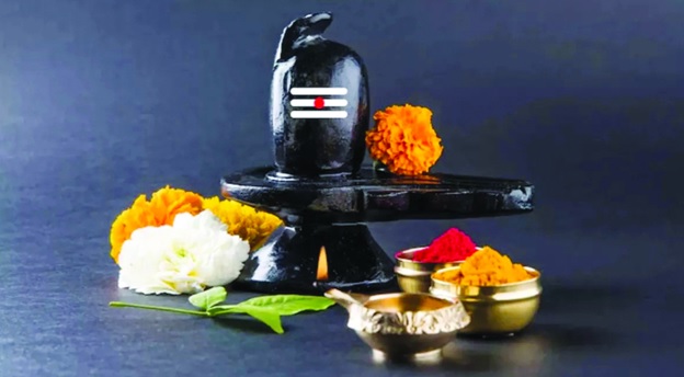 Sawan Begins with Devotion: Temples Overflow as Leaders Join Prayers Across India