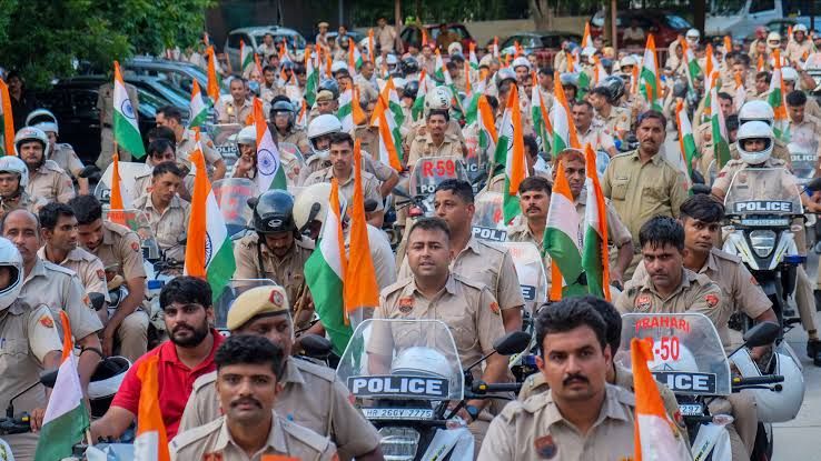 Threads of Patriotism: Delhi’s Flag Drive Empowers Local Women
