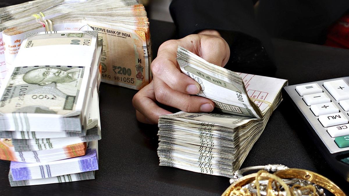Tariff Tremors: FPIs Pull Out Rs 31,575 Crore from Indian Equities in April