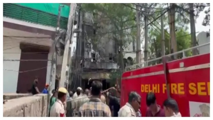 20 Killed in Massive Fire at Delhi's Lemon Green Restaurant
