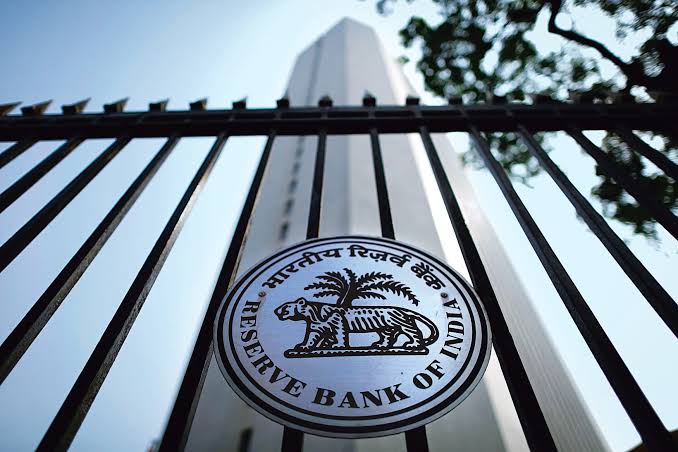 Banks Are Swimming in Liquidity: What’s Behind the ₹6.65 Lakh Crore Surge?