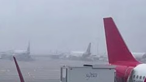 Dust Storm Throws Delhi Airport Into Turmoil, Flights Delayed and Diverted