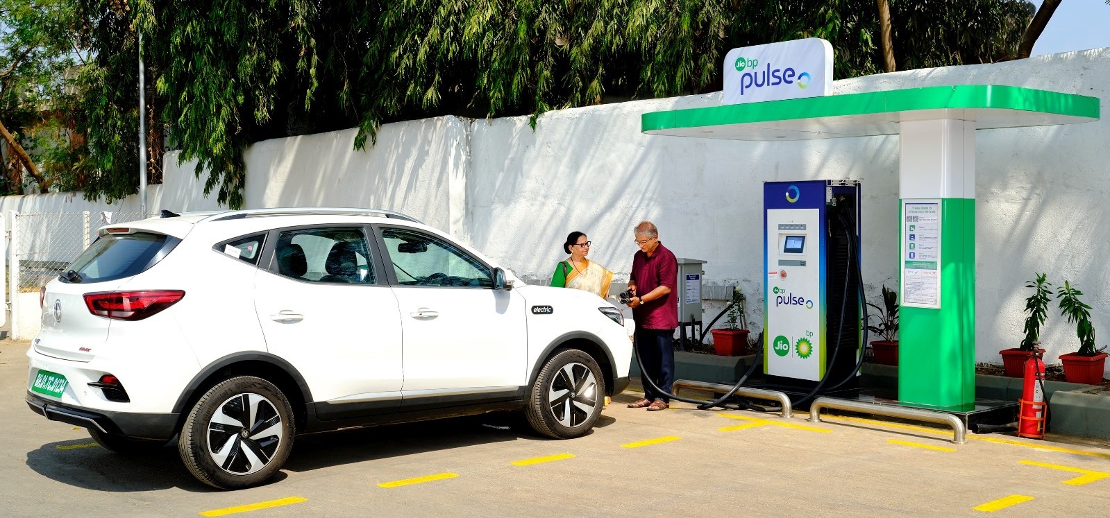 Powering the Journey: Hyundai and Jio-bp Link Up to Unify 30,000+ EV Chargers
