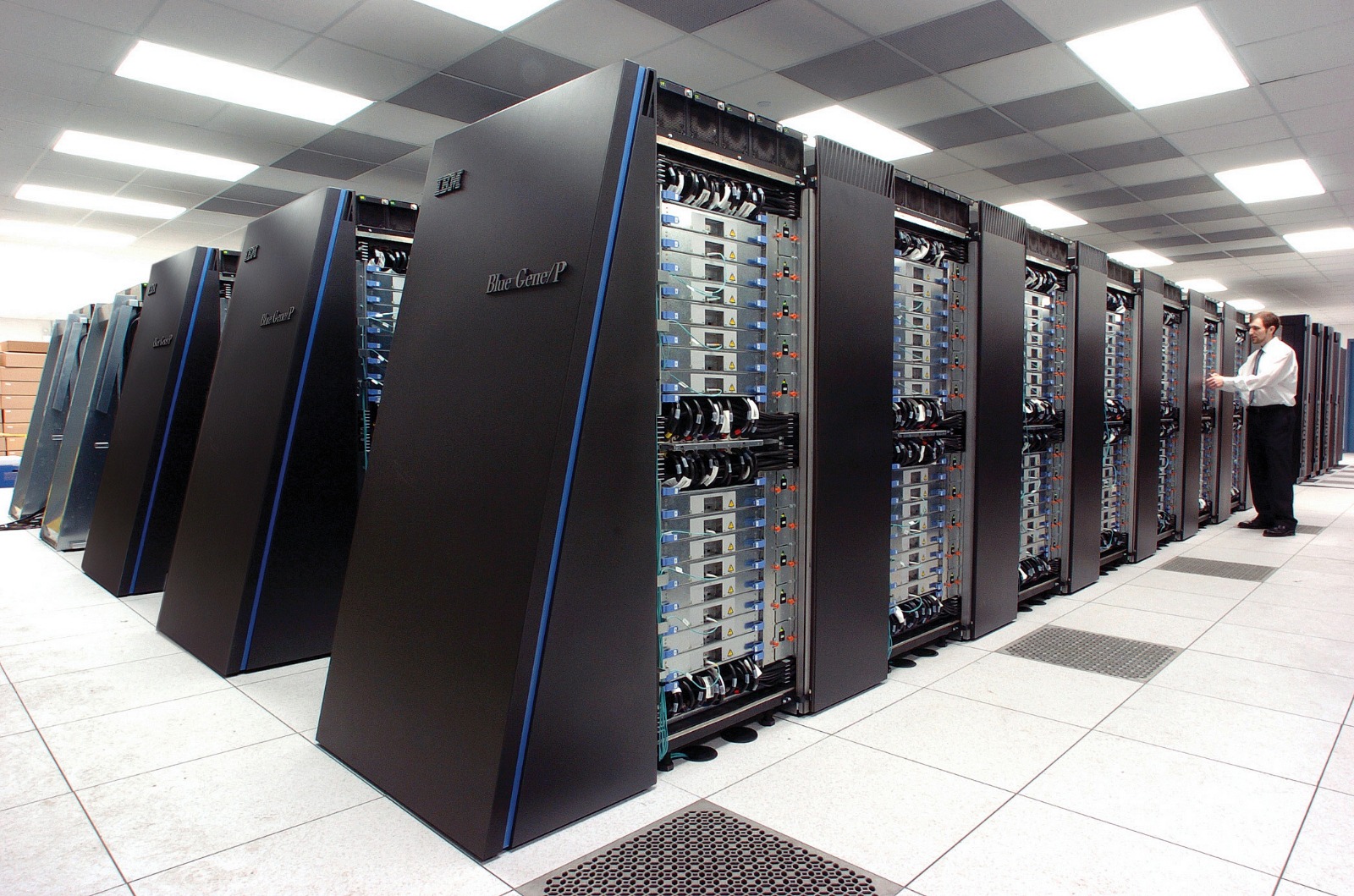 UAE To Deploy 8 Exaflop Supercomputer In India