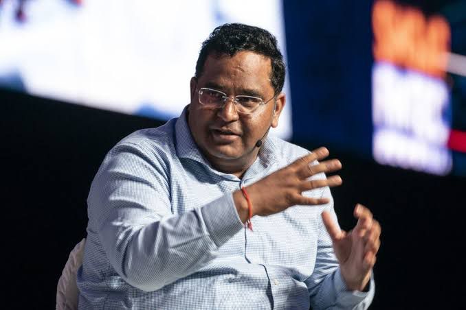 Packed to the Platform: Paytm Founder Questions Why Mumbai Locals Can’t Boost Capacity
