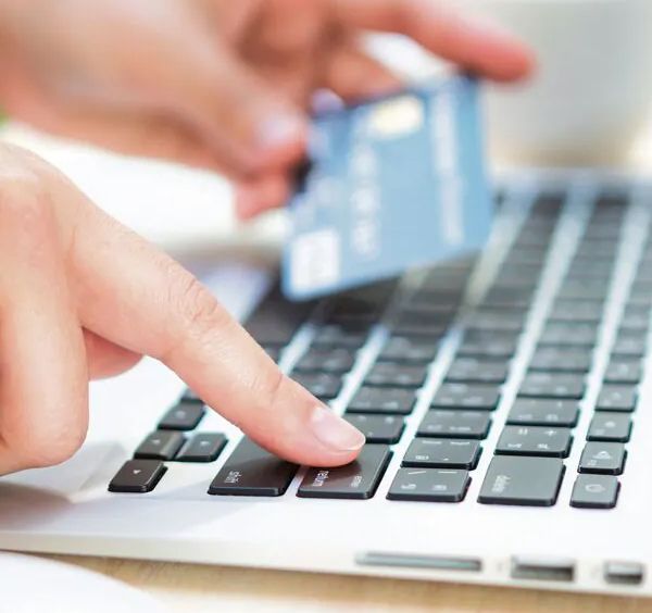 Swipe, save, soar: 4 smart credit card moves to plan a debt‑free vacation