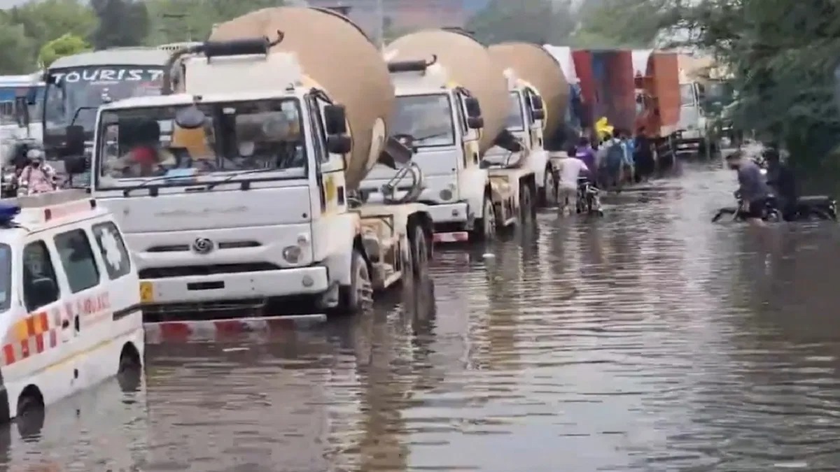 Umbrellas Up, Wheels Down: Delhi’s Monsoon Throws Travel Plans Off Track