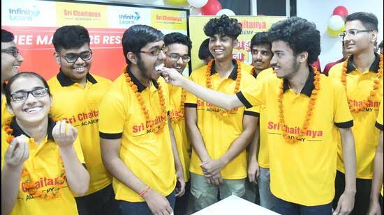 Perfect Score Hat-Trick: Three Maharashtra Students Ace JEE Main 2025