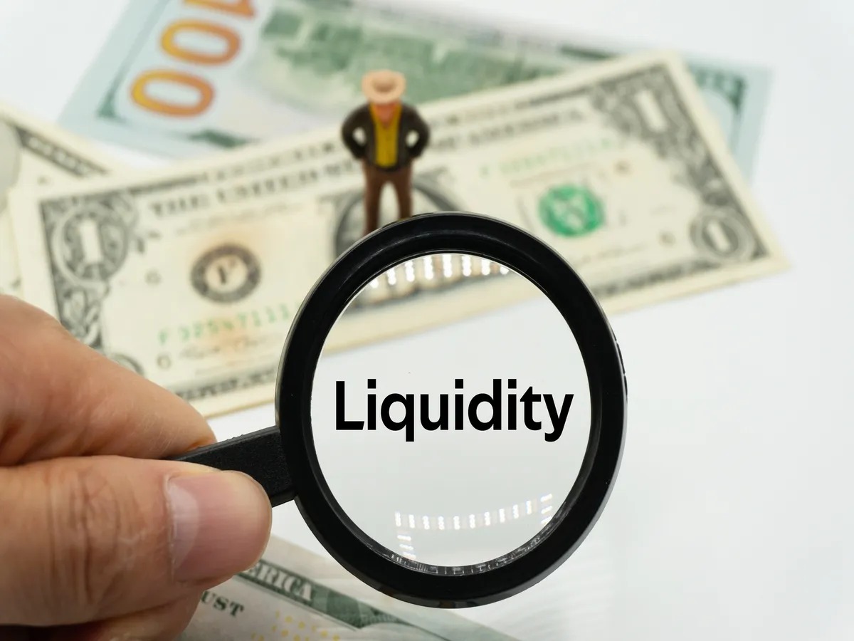 RBI Governor Addresses Banking Liquidity Squeeze Amid Tax Outflows