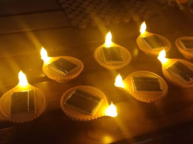 Trash to Twinkle: Mumbai Innovator’s Solar Diwali Lights Made From E-Waste Go Viral