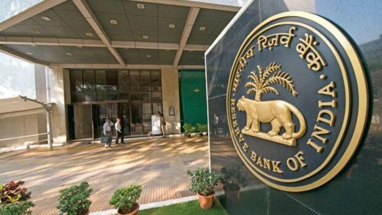 RBI’s Big Buy: Inside the ₹200 Billion Bond Move and What It Means for Your Money