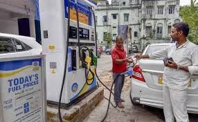Crude Oil Climbs, But India’s Fuel Rates Stay Steady
