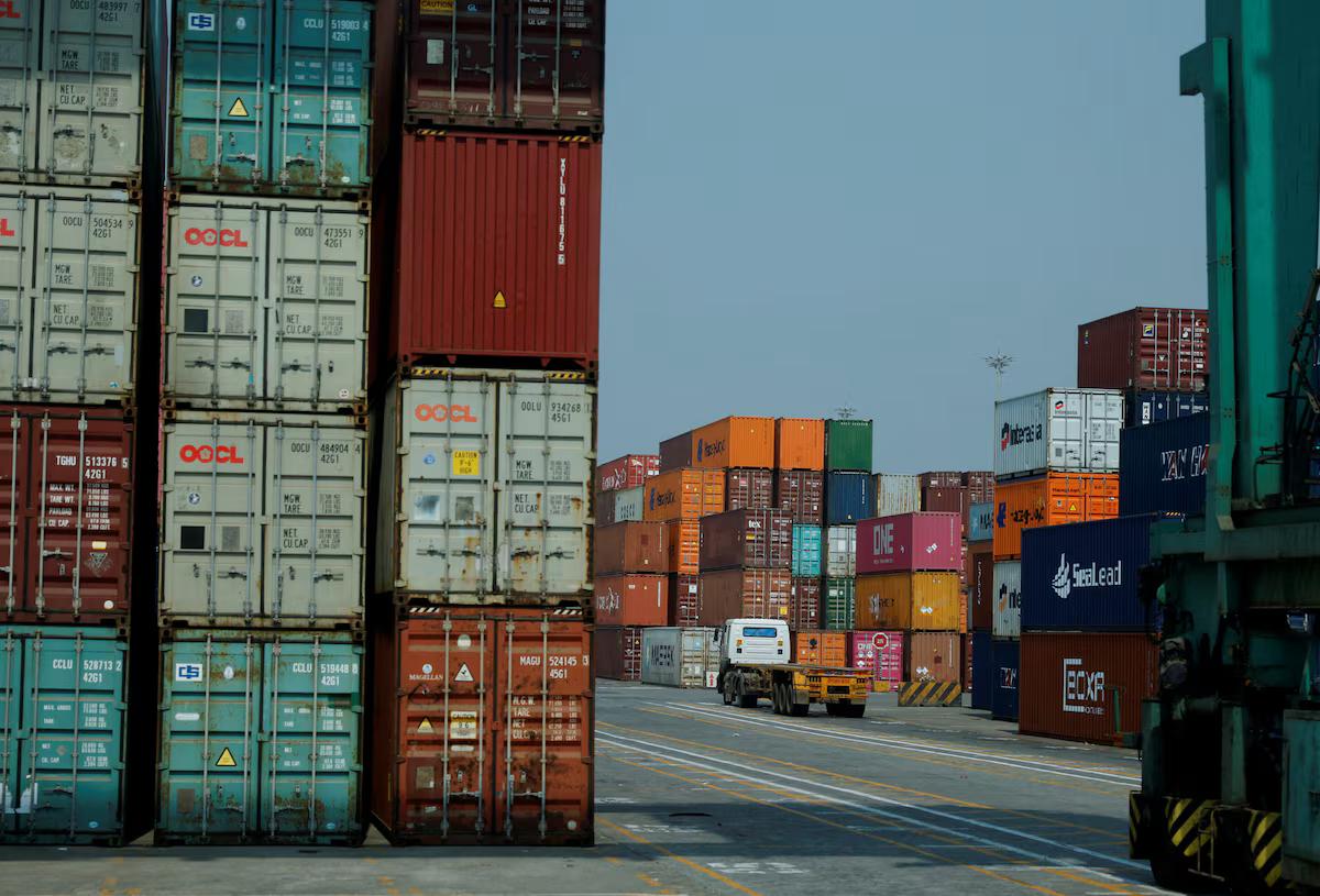 Rising Global Uncertainties Threaten India’s Exports and Economic Growth: Finance Ministry