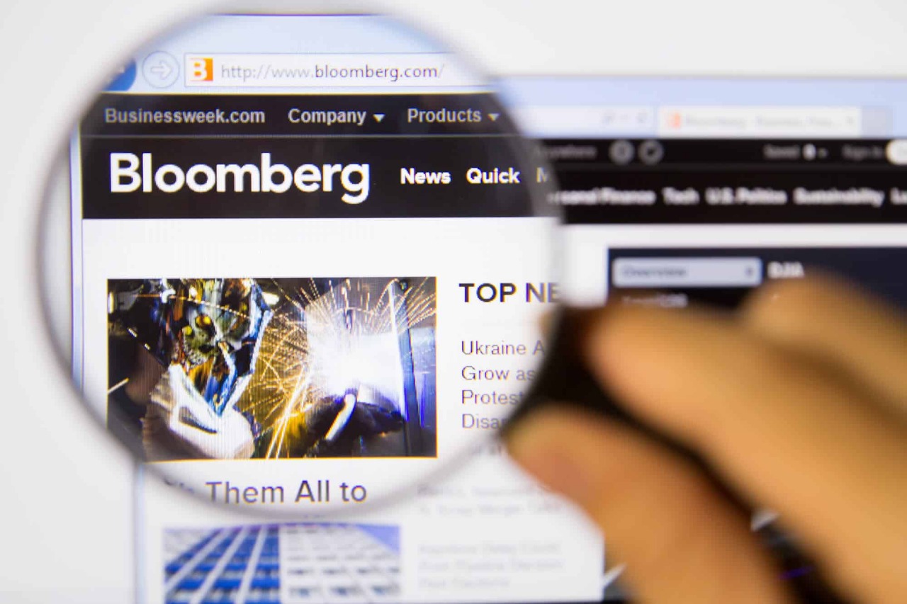 Bloomberg's Market Pulse: US Listings Surge, Fed Caution, and Oil's Steady Climb