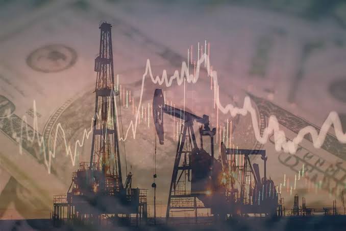 Crude Reality Check: Oil Futures Extend 7% Rout Amid Escalating Demand Fears