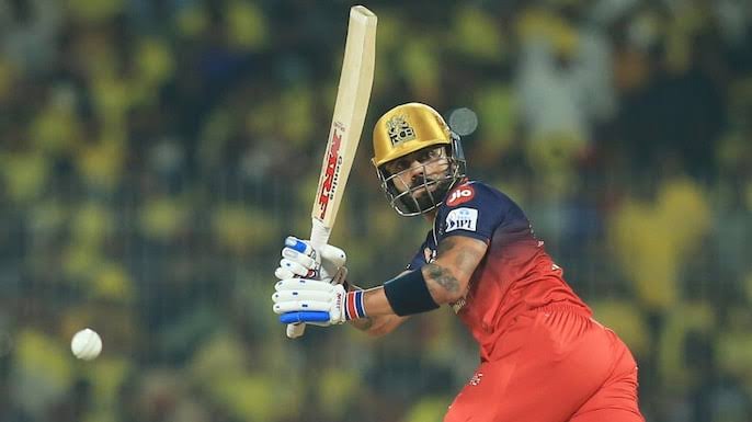 RCB Accelerate to 109/2 in 11 Overs, Kohli Steady