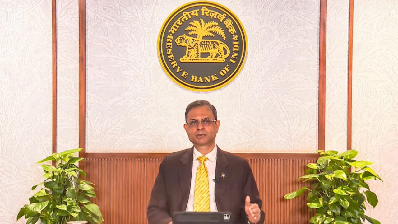 Rupee Rollercoaster: RBI’s $11.88 Billion Intervention, $63.61 Billion Forward Shield