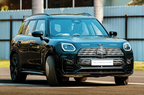 Mini India Unveils Countryman E John Cooper Works Pack, Blending Performance with Electric Mobility