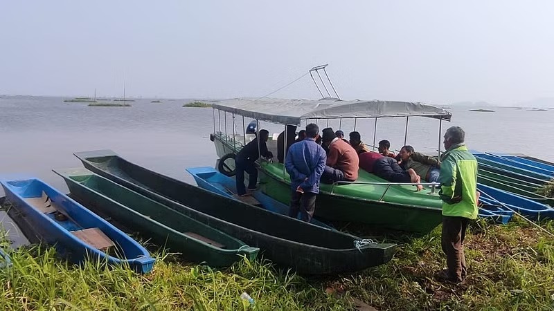 Fishermen in India's Unique Floating Village to Receive ID Cards