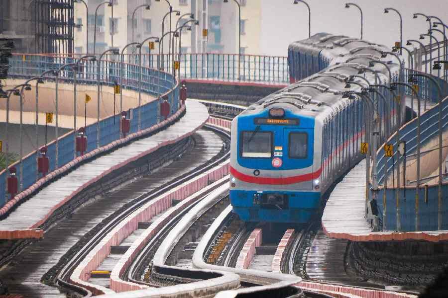 Kolkata’s Commute Revolution: Bengal Government Reimagines Bus Routes in the Metro Era