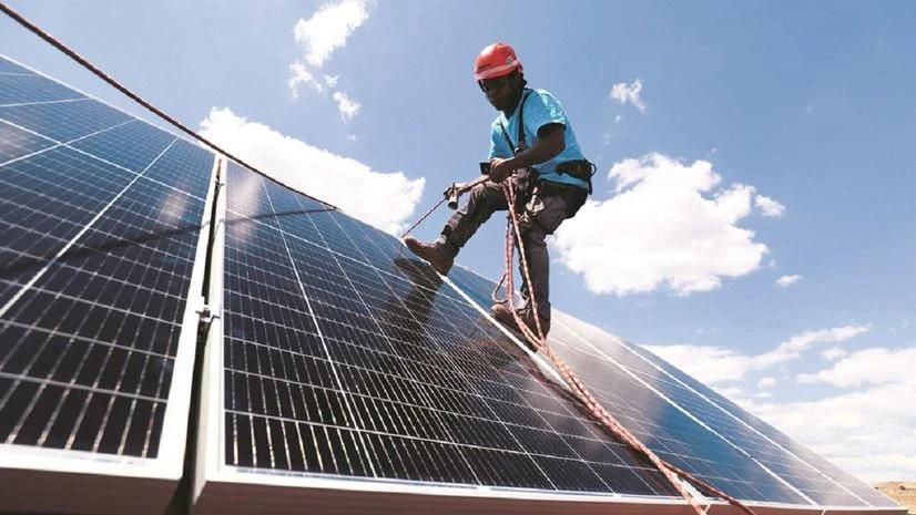 Reliance Powers Up Kutch: Solar Generation Begins, Challenging Adani’s Clean Energy Dominance