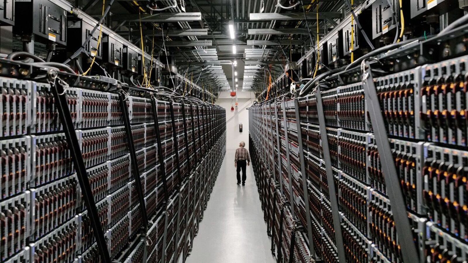India’s Data Centre Absorption Surges To 427 MW IT In 2025 Amid AI And Cloud Boom